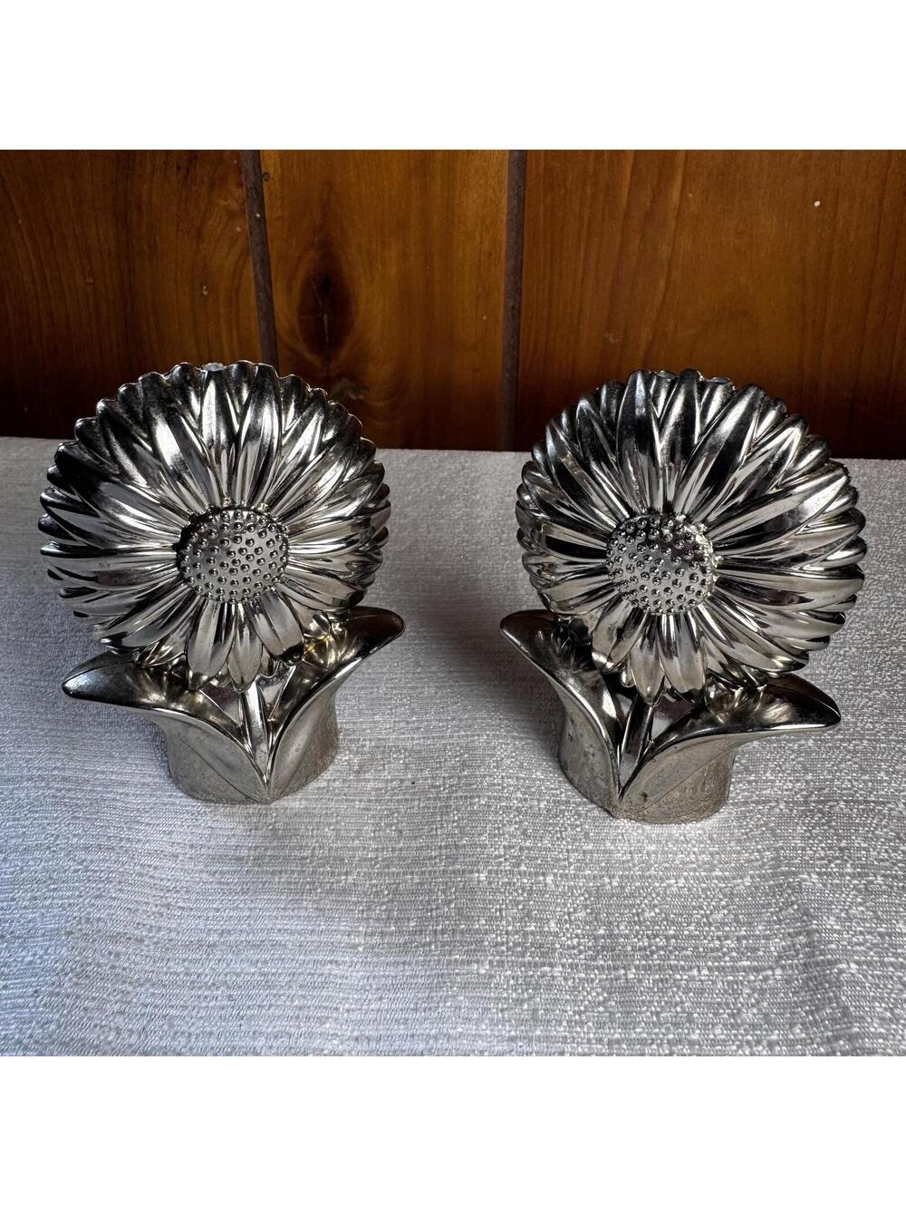 Vintage Godinger Sunflower Salt & Pepper Shakers Silver Tone Pair - Picture 3 of 7